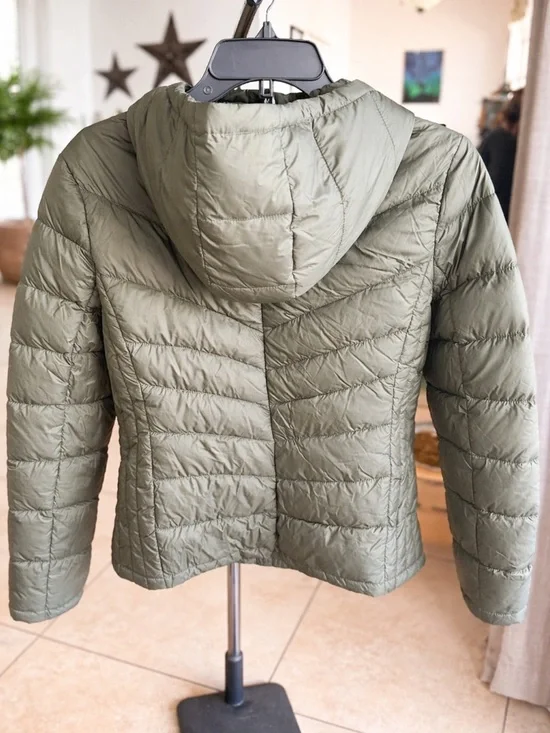 Michael Kors Olive Hooded Quilted Puffer Jacket - Size L - Lightweight - Picture 3 of 9